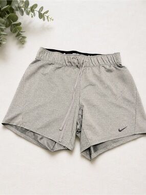 Nike Dri-FIT Gray Athletic Shorts Size XS –